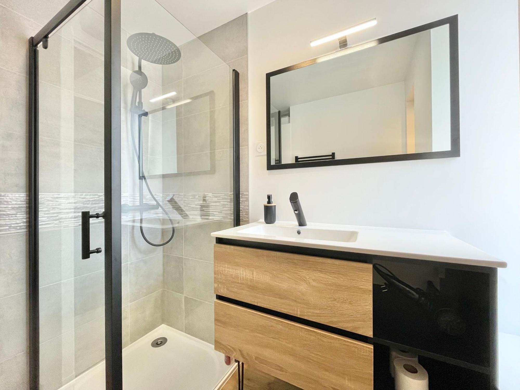 Le Calloch 2d - 4 Etoiles - Quartier Gare - Wifi - Netflix Appartamento *